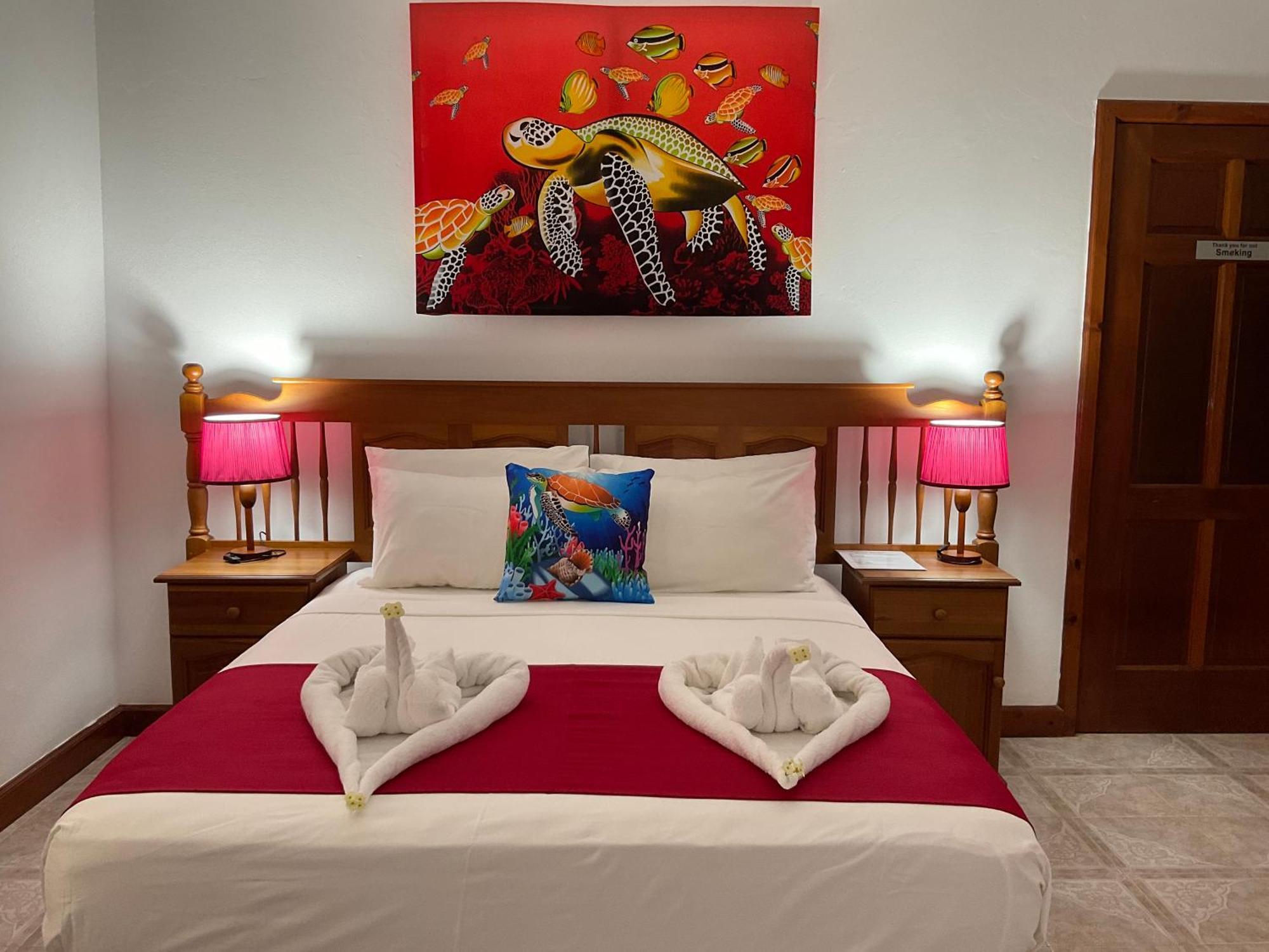 Le Chevalier Bay Pensión Anse Lazio Exterior foto